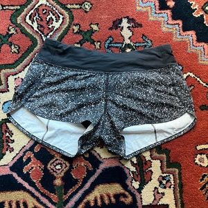 Lululemon Speed Up Low-Rise Lined Shorts 2.5”